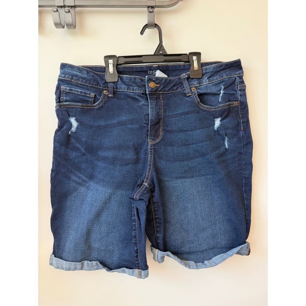 Time and Tru Womens Mid-Rise Bermuda Denim Shorts Dark Wash Distressed Size 18